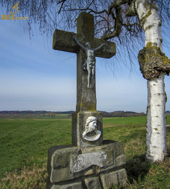 Religion faith wayside roadside jesus cross sculptural monument DZM-1050