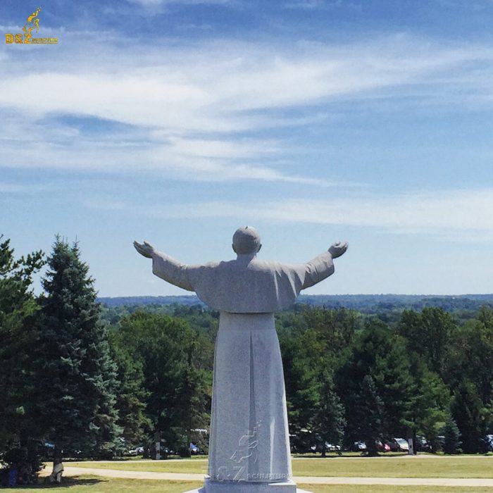 Cathedral garden decoration white marble Pope John Paul II statue DZM-1622